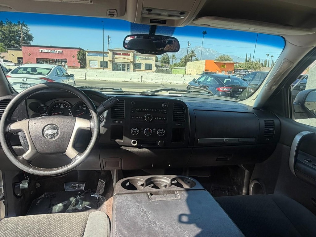 Chevrolet Silverado 1500 Vehicle Full-screen Gallery Image 19