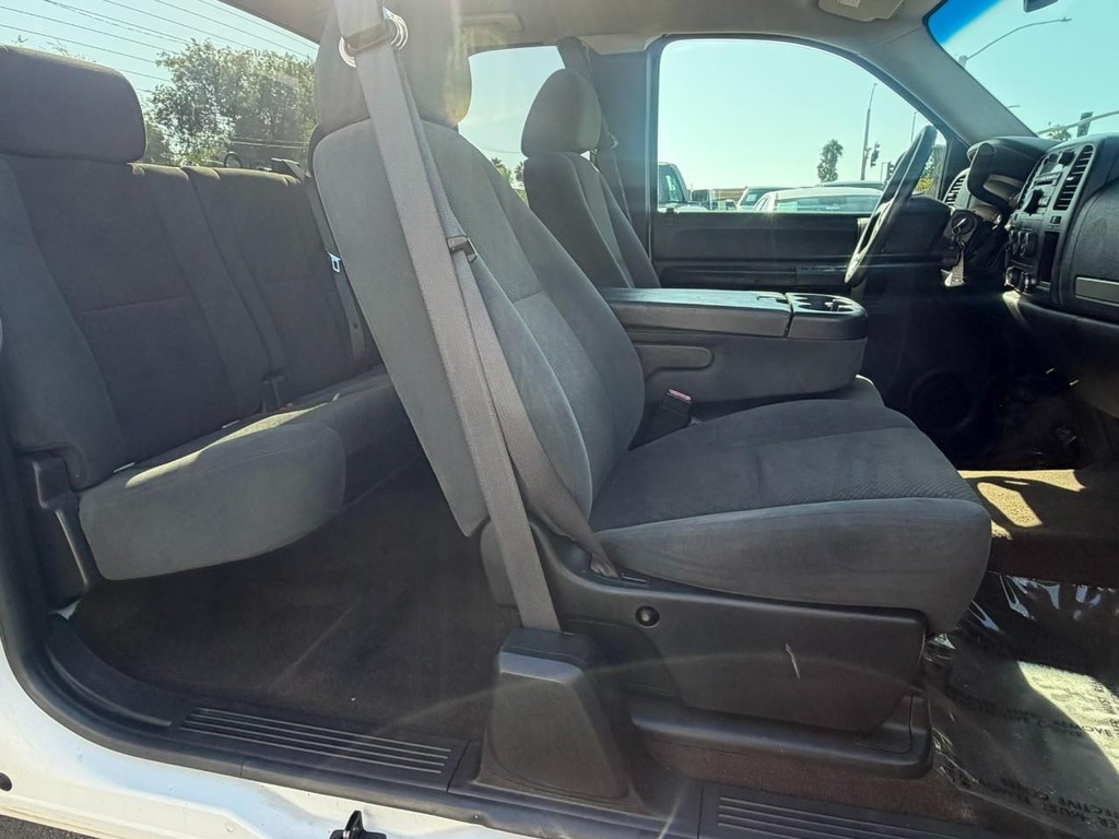 Chevrolet Silverado 1500 Vehicle Full-screen Gallery Image 23