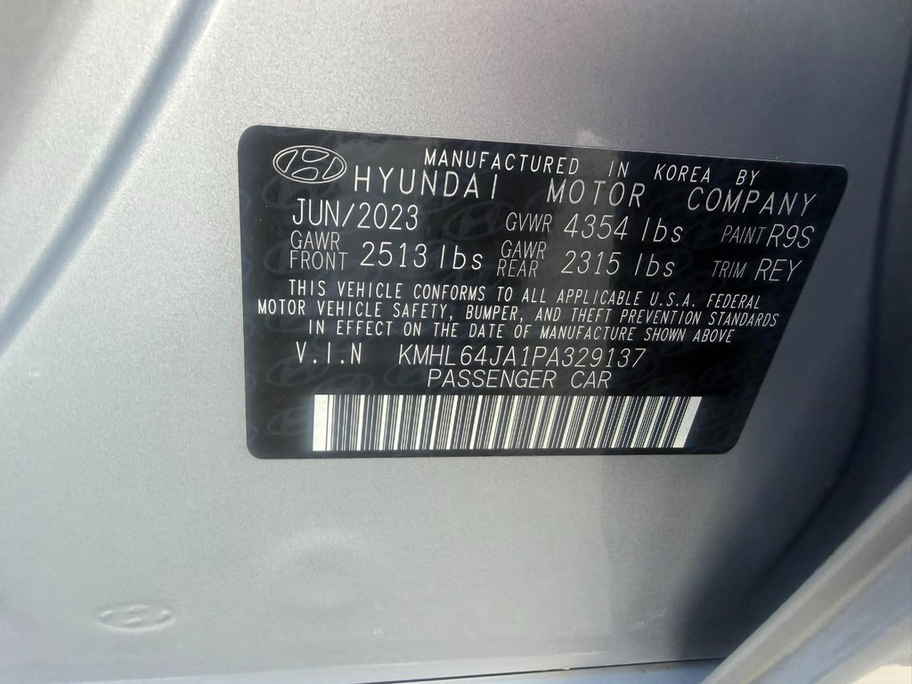 Hyundai Sonata Vehicle Full-screen Gallery Image 15