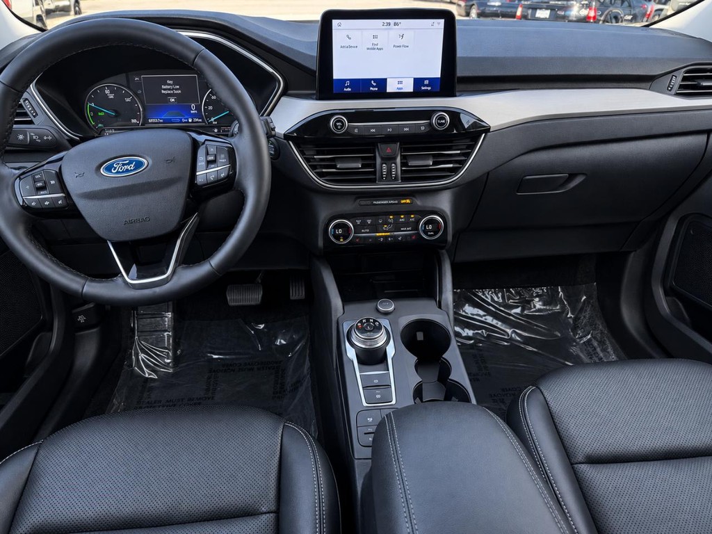 Ford Escape Vehicle Full-screen Gallery Image 17