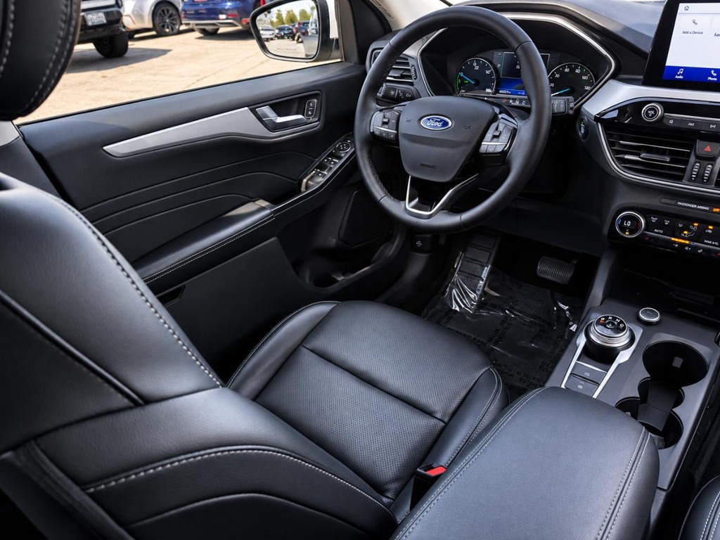 Ford Escape Vehicle Full-screen Gallery Image 18