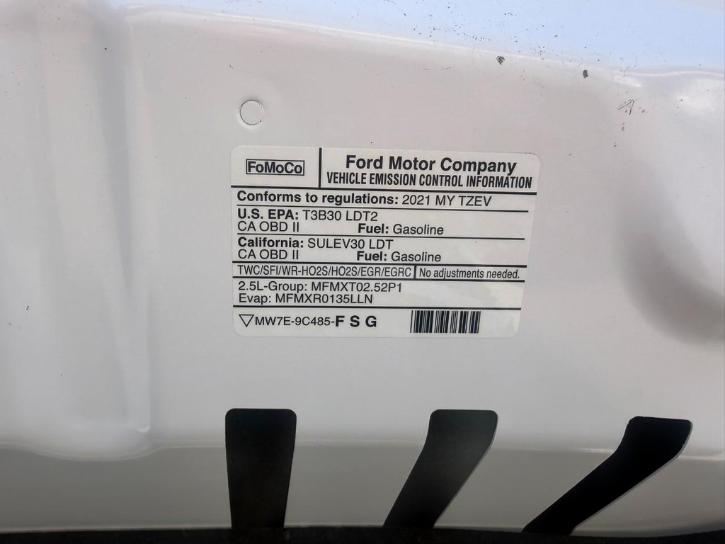 Ford Escape Vehicle Full-screen Gallery Image 26