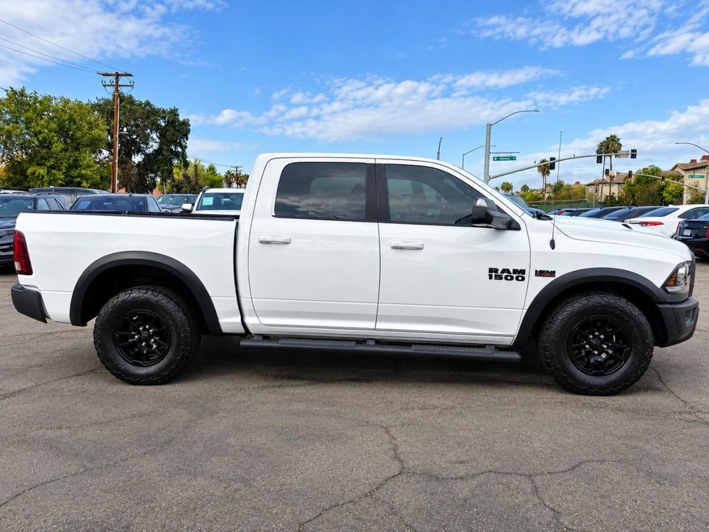 Ram 1500 Vehicle Full-screen Gallery Image 12