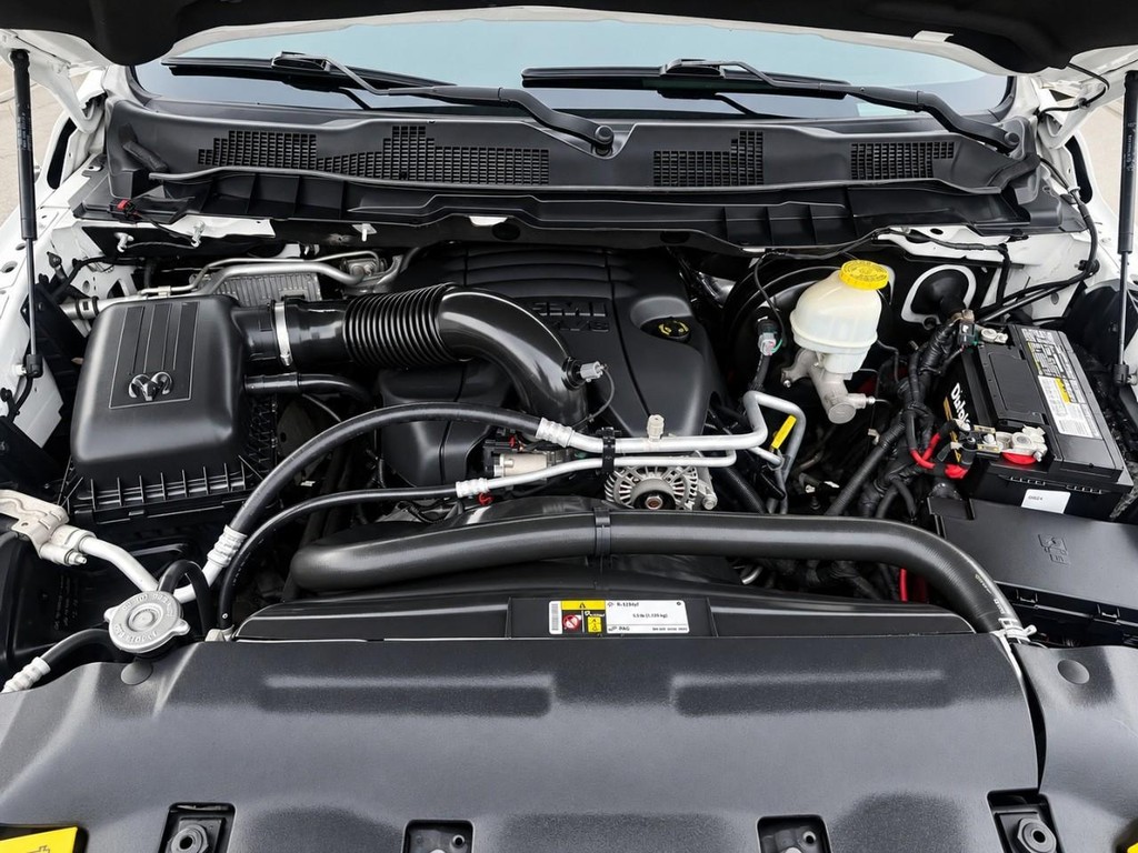 Ram 1500 Vehicle Full-screen Gallery Image 17