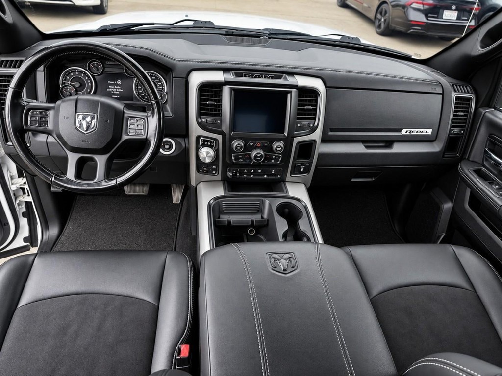 Ram 1500 Vehicle Full-screen Gallery Image 19