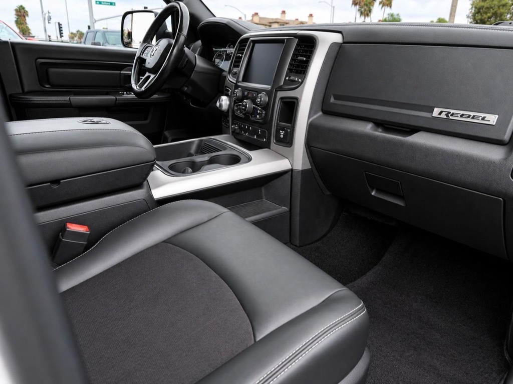 Ram 1500 Vehicle Full-screen Gallery Image 30