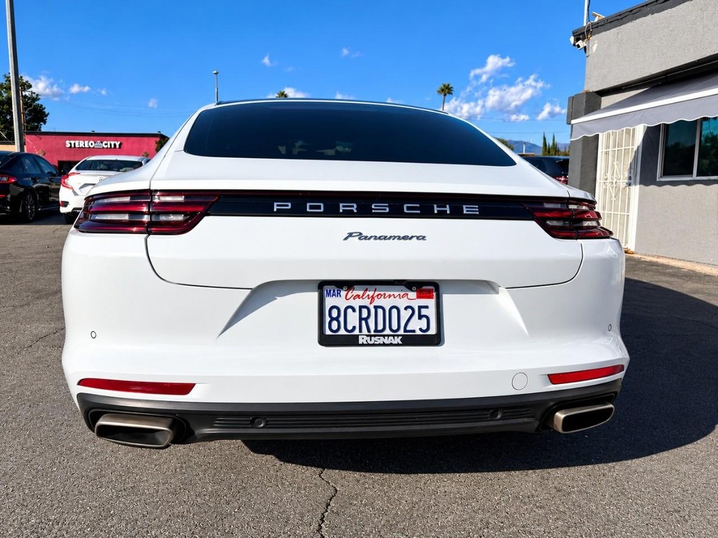 Porsche Panamera Vehicle Full-screen Gallery Image 7