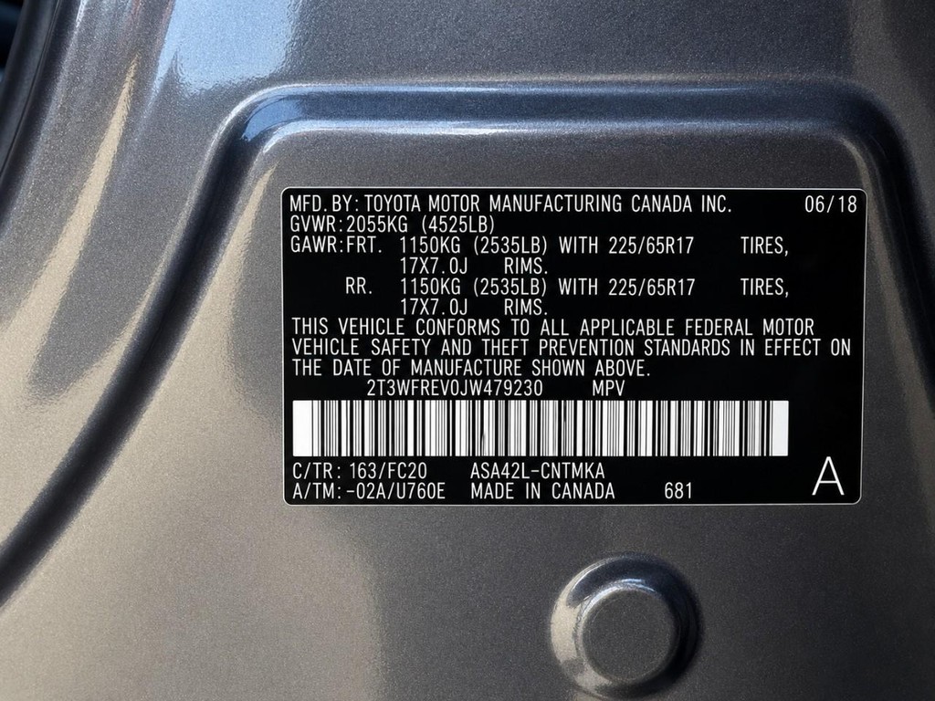 Toyota RAV4 Vehicle Full-screen Gallery Image 29