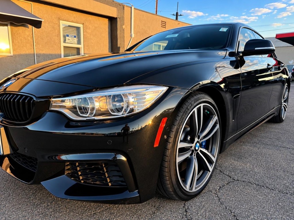 BMW 4 Series Vehicle Full-screen Gallery Image 3