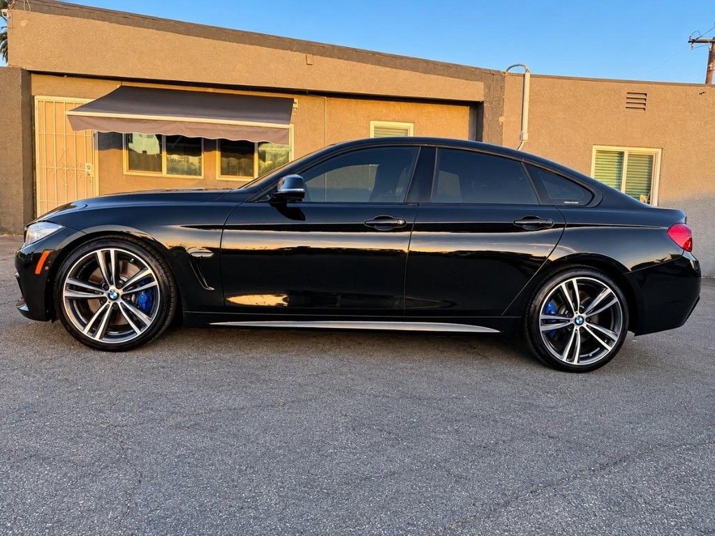 BMW 4 Series Vehicle Full-screen Gallery Image 4