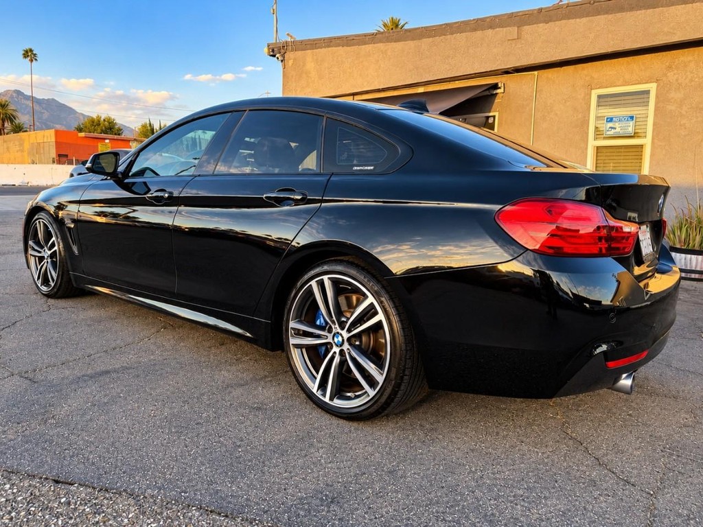 BMW 4 Series Vehicle Full-screen Gallery Image 5