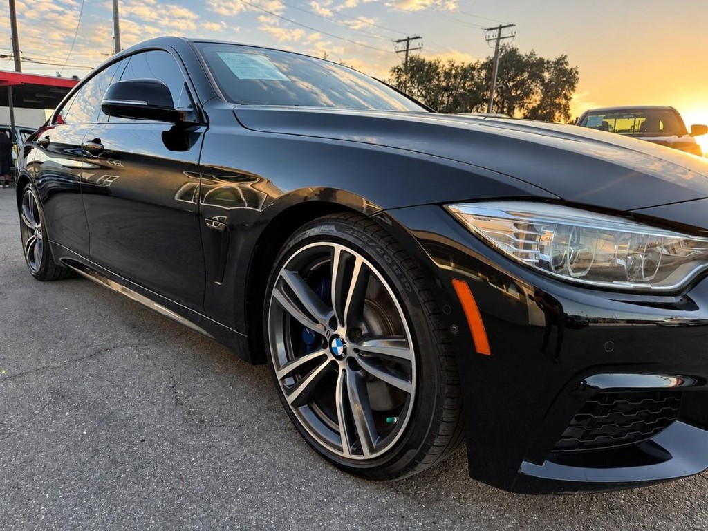 BMW 4 Series Vehicle Full-screen Gallery Image 12