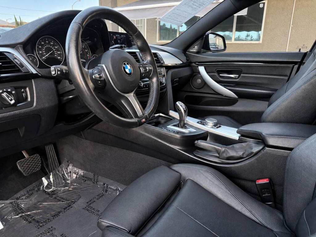 BMW 4 Series Vehicle Full-screen Gallery Image 16