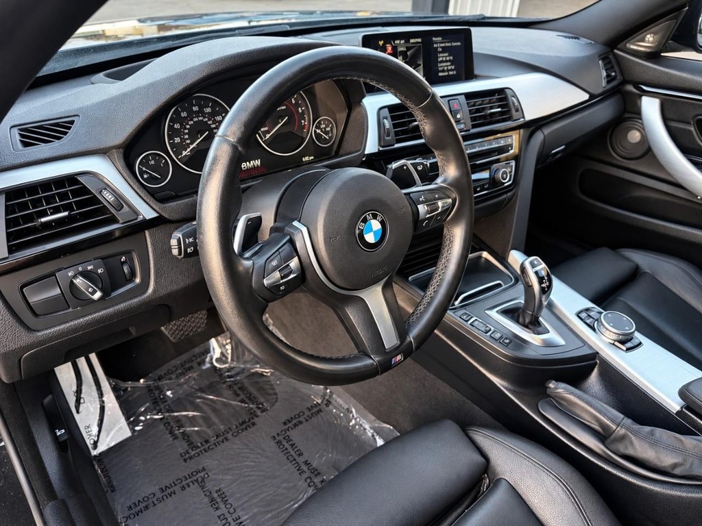 BMW 4 Series Vehicle Full-screen Gallery Image 17