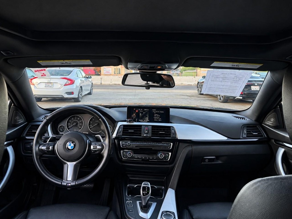 BMW 4 Series Vehicle Full-screen Gallery Image 19