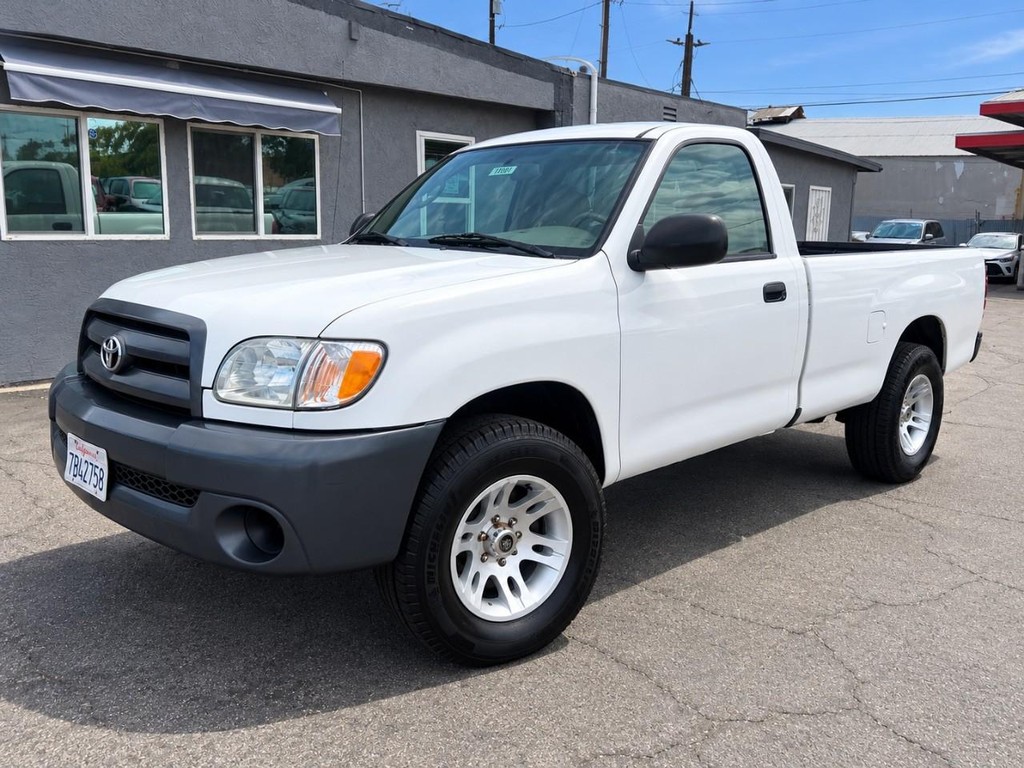 Toyota Tundra Vehicle Full-screen Gallery Image 2
