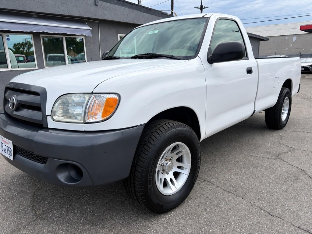 Toyota Tundra Vehicle Full-screen Gallery Image 3