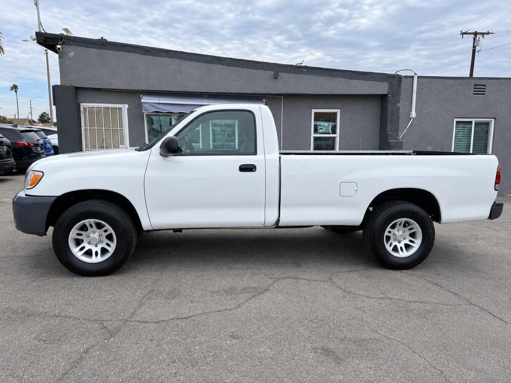 Toyota Tundra Vehicle Full-screen Gallery Image 4