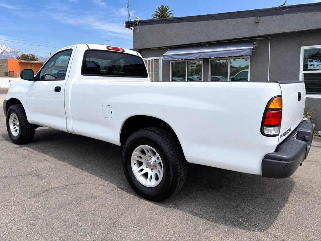 Toyota Tundra Vehicle Full-screen Gallery Image 6