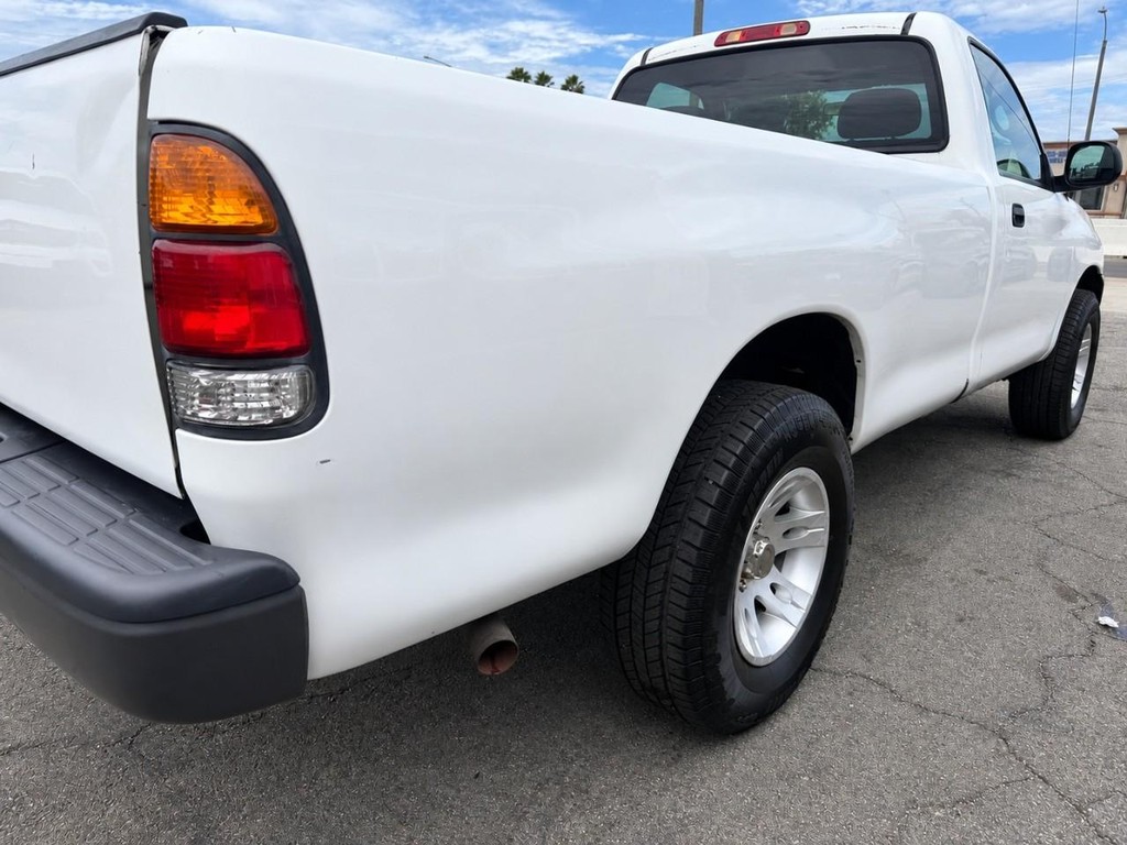 Toyota Tundra Vehicle Full-screen Gallery Image 9