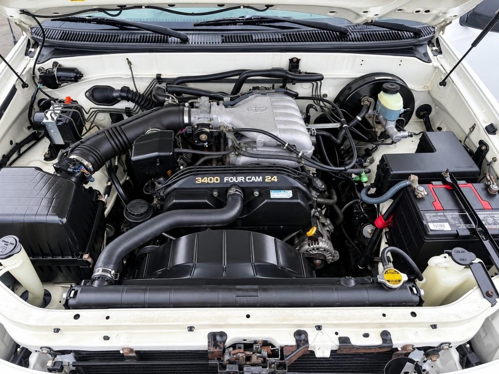 Toyota Tundra Vehicle Full-screen Gallery Image 15