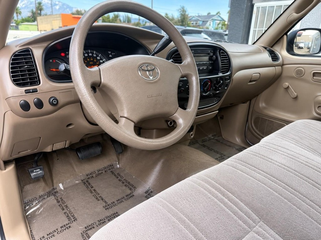 Toyota Tundra Vehicle Full-screen Gallery Image 16