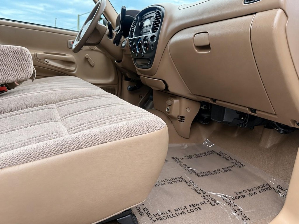 Toyota Tundra Vehicle Full-screen Gallery Image 23