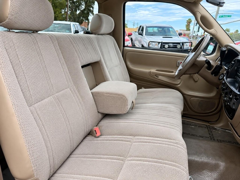 Toyota Tundra Vehicle Full-screen Gallery Image 24