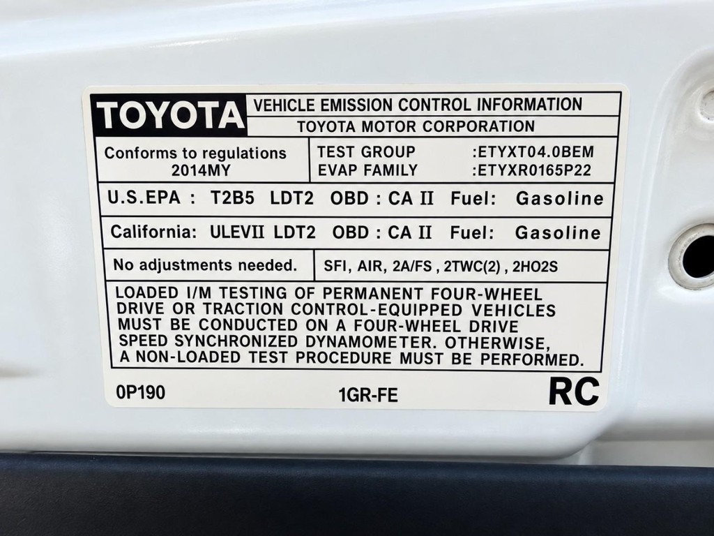 Toyota Tacoma Vehicle Full-screen Gallery Image 28
