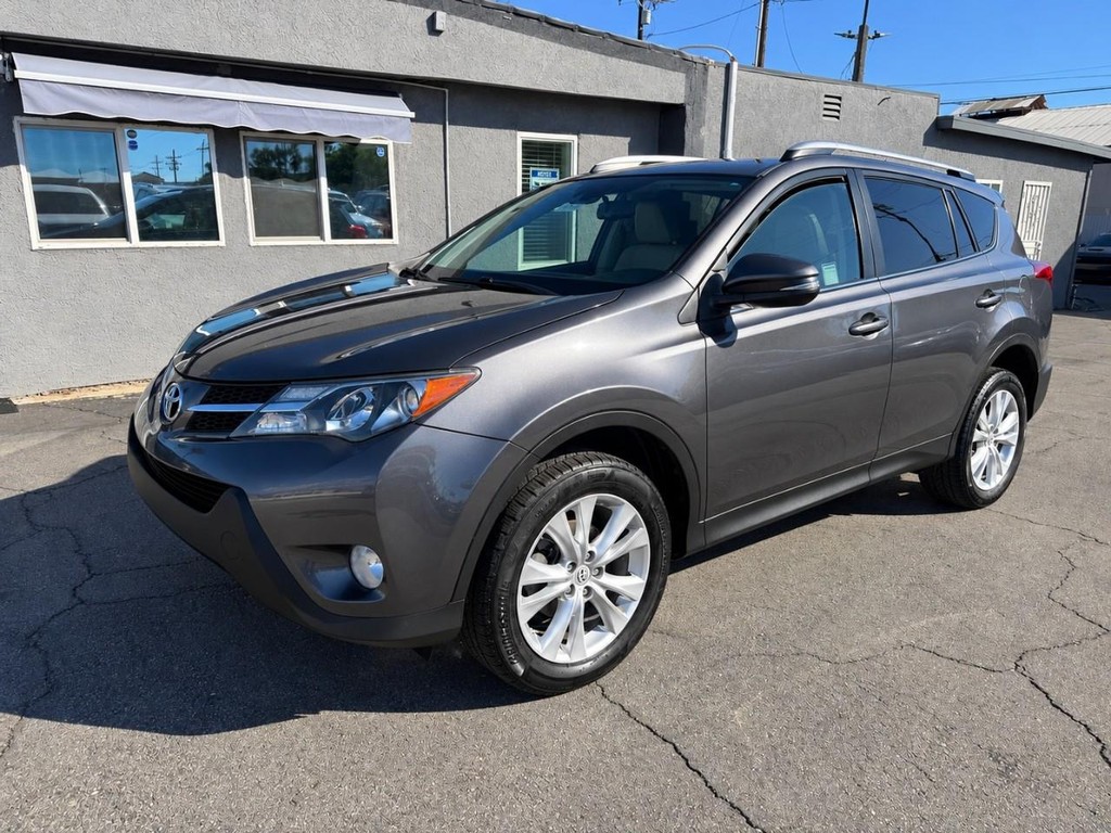 Toyota RAV4 Vehicle Full-screen Gallery Image 2