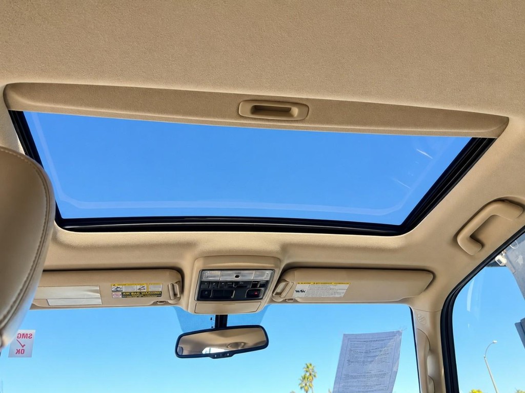 Toyota 4Runner Vehicle Full-screen Gallery Image 22