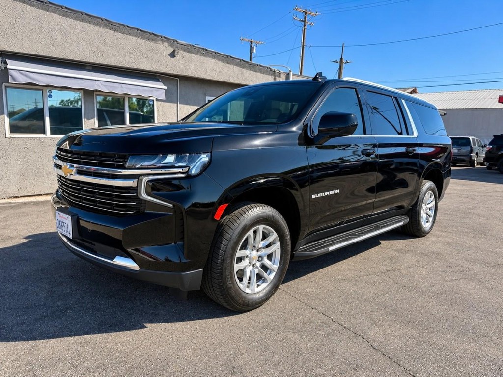 Chevrolet Suburban Vehicle Full-screen Gallery Image 2