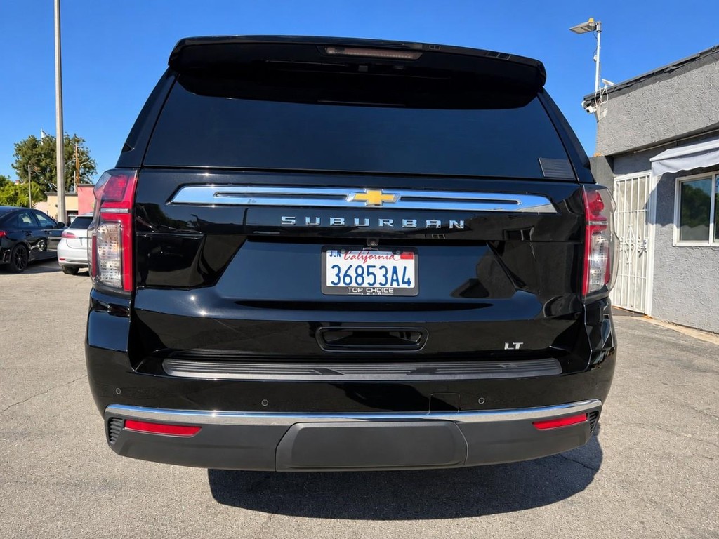 Chevrolet Suburban Vehicle Full-screen Gallery Image 7