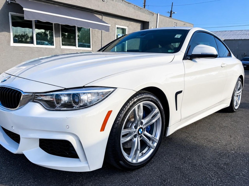 BMW 4 Series Vehicle Full-screen Gallery Image 3