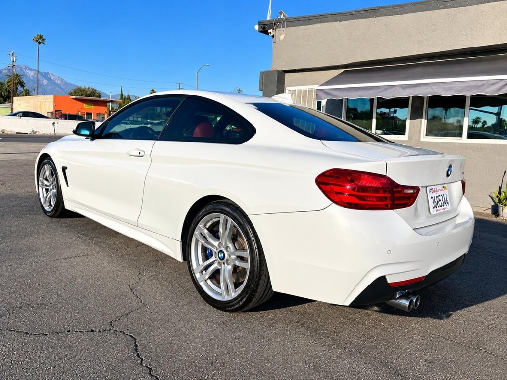 BMW 4 Series Vehicle Full-screen Gallery Image 5