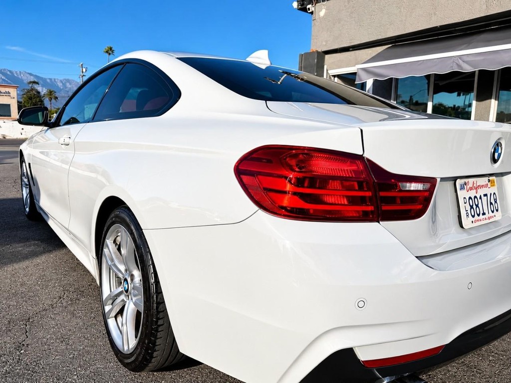 BMW 4 Series Vehicle Full-screen Gallery Image 6