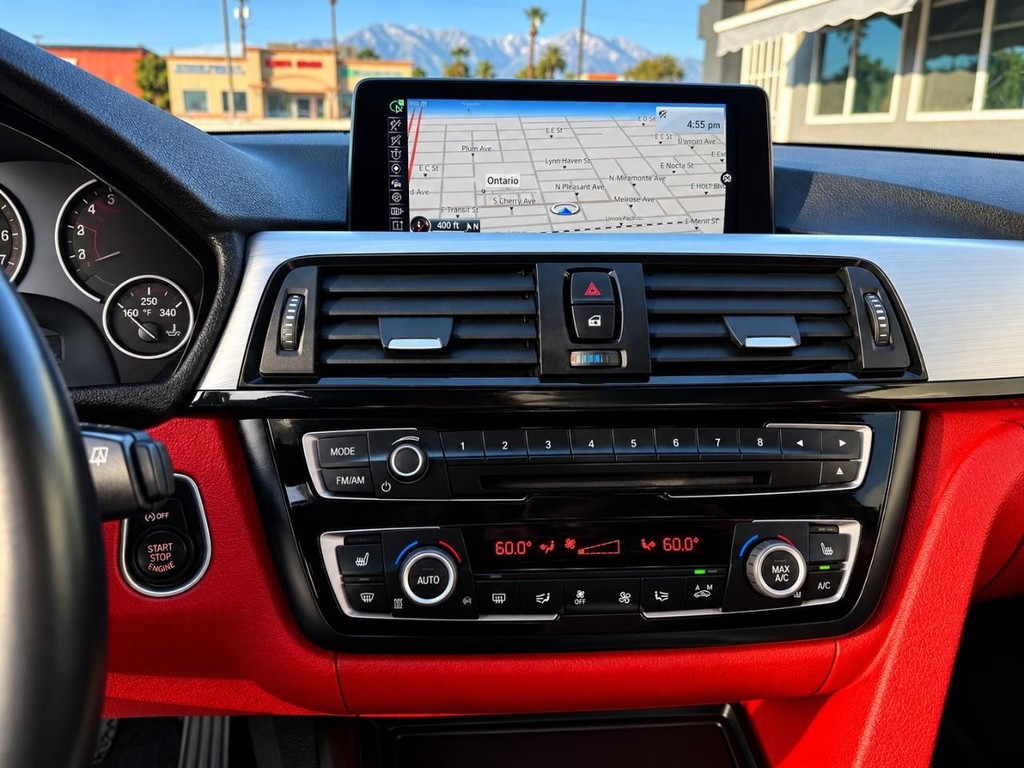 BMW 4 Series Vehicle Full-screen Gallery Image 18
