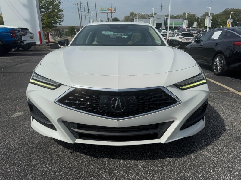 Acura TLX Vehicle Full-screen Gallery Image 09