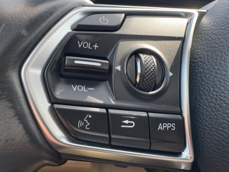 Acura TLX Vehicle Full-screen Gallery Image 17