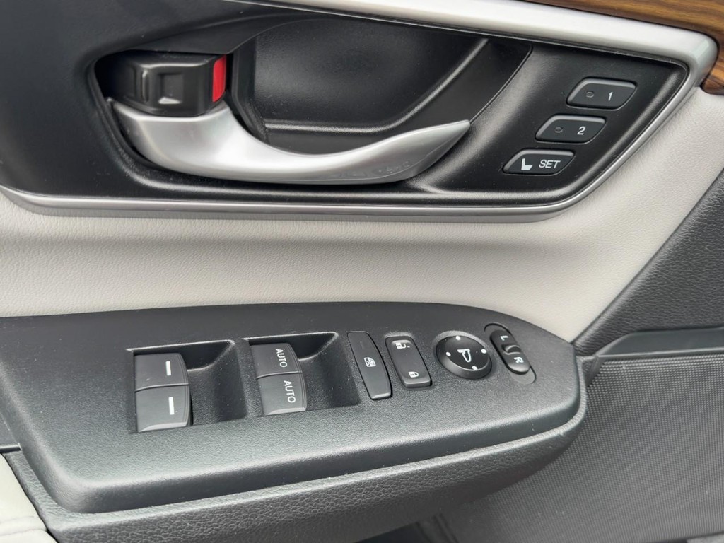 Honda CR-V Vehicle Full-screen Gallery Image 16