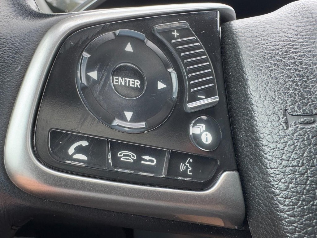 Honda CR-V Vehicle Full-screen Gallery Image 17