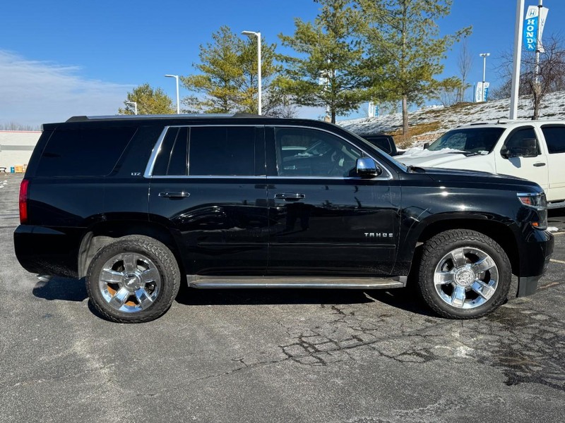 Chevrolet Tahoe Vehicle Full-screen Gallery Image 02
