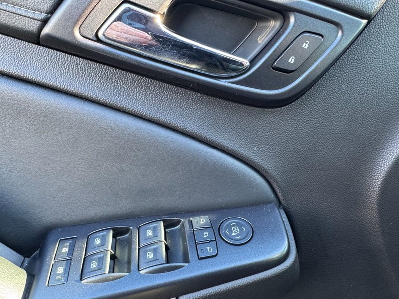 Chevrolet Tahoe Vehicle Full-screen Gallery Image 17