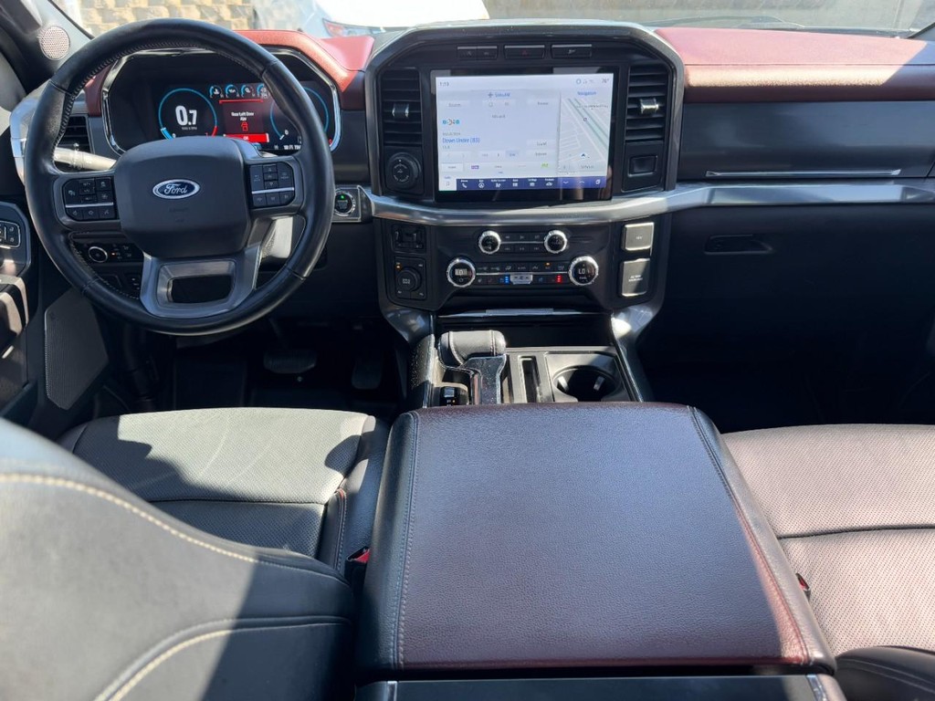 Ford F-150 Vehicle Full-screen Gallery Image 12