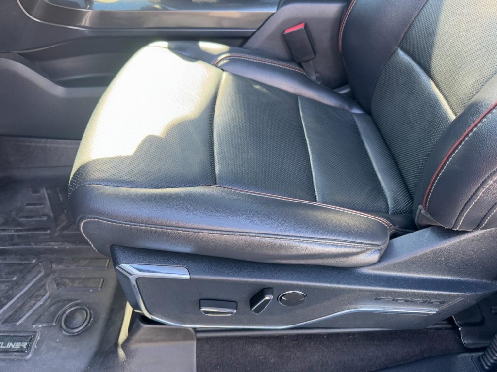 Ford F-150 Vehicle Full-screen Gallery Image 15