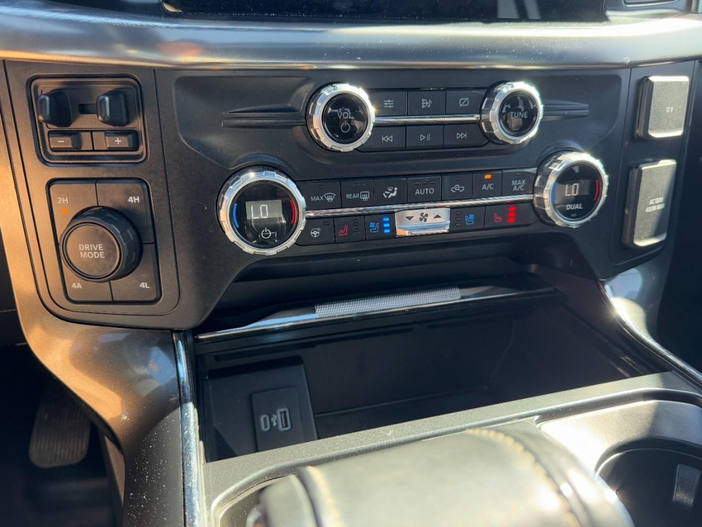 Ford F-150 Vehicle Full-screen Gallery Image 19