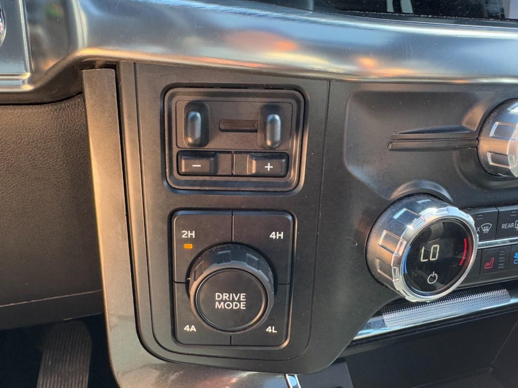 Ford F-150 Vehicle Full-screen Gallery Image 23