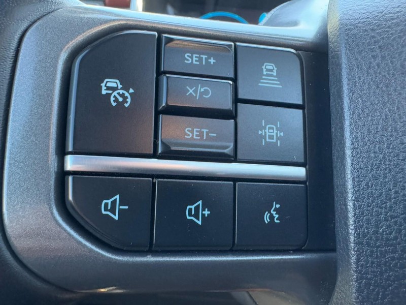 Ford F-150 Vehicle Full-screen Gallery Image 17