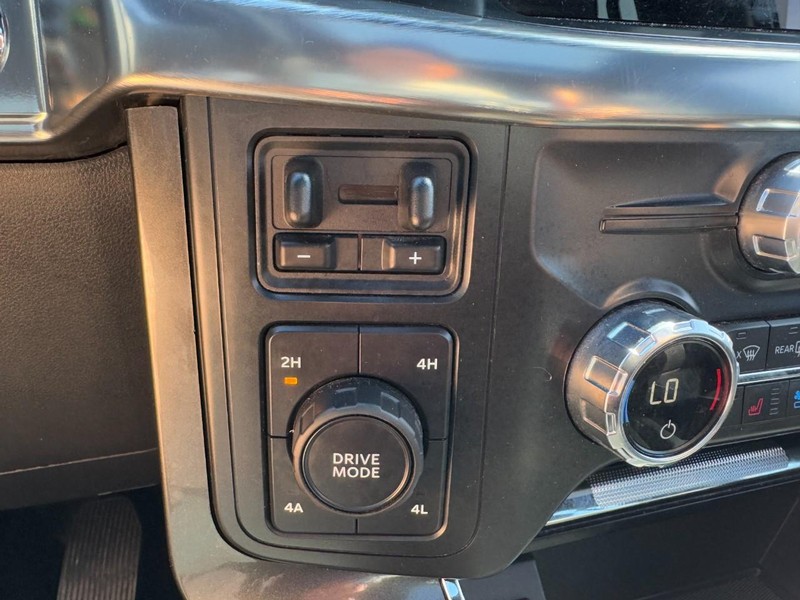 Ford F-150 Vehicle Full-screen Gallery Image 23