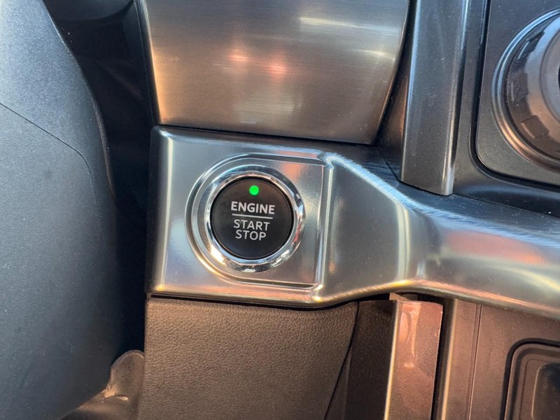 Ford F-150 Vehicle Full-screen Gallery Image 24